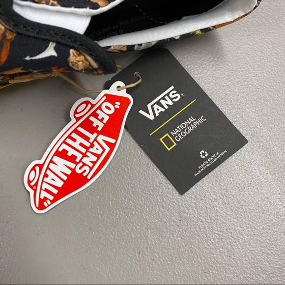 Vans National Geographic Slip On Classic Sneaker - Picture 2 of 6